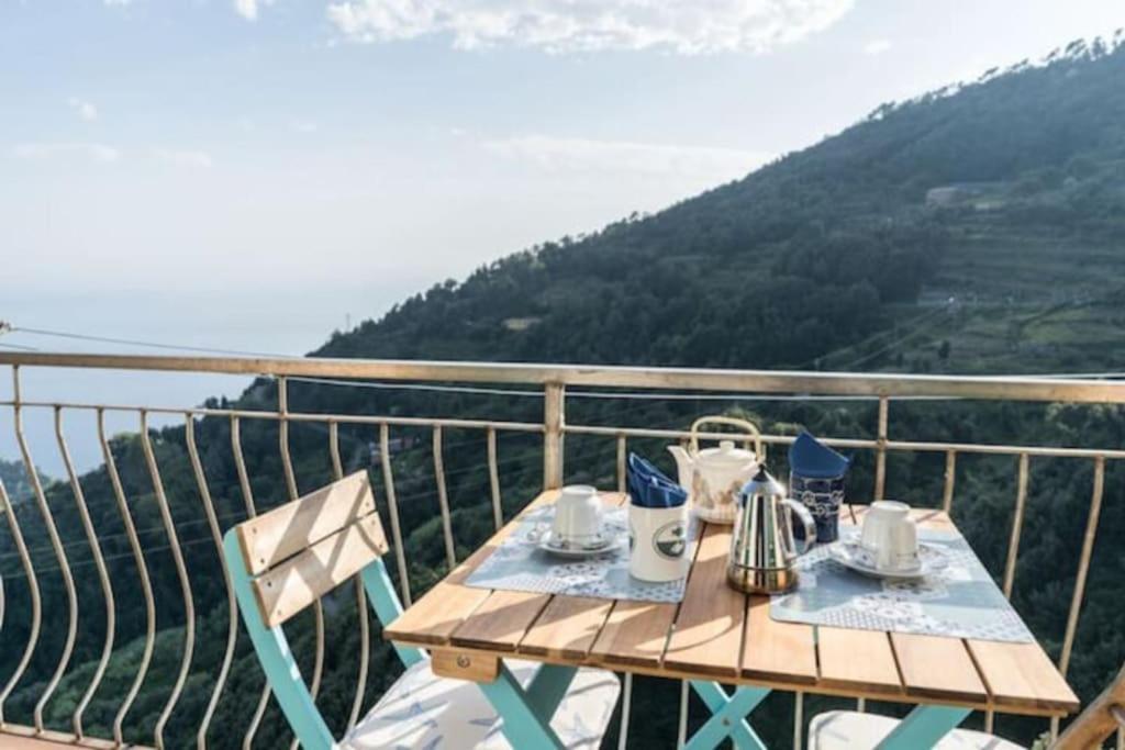 La Finestra Sul Mare A Drignana Villa Vernazza Exteriör bild